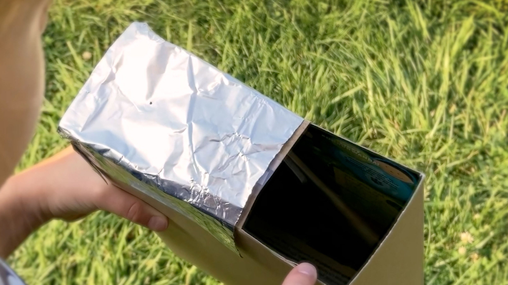 A solar eclipse viewer